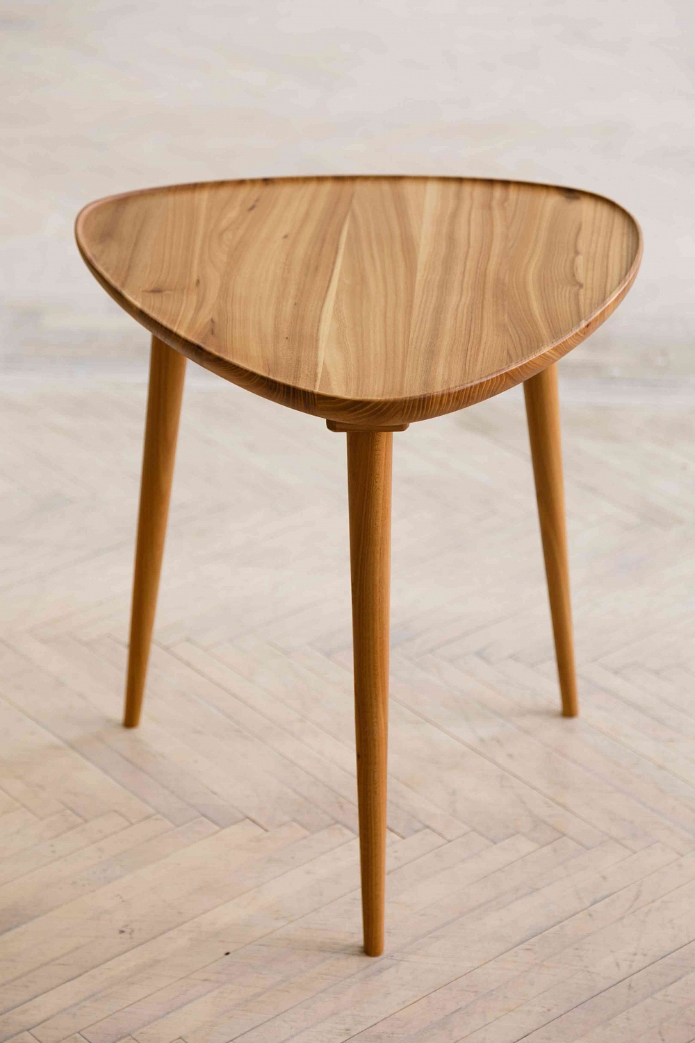 Столик "Камушек 1", деревянные ножки, h- 550 мм
