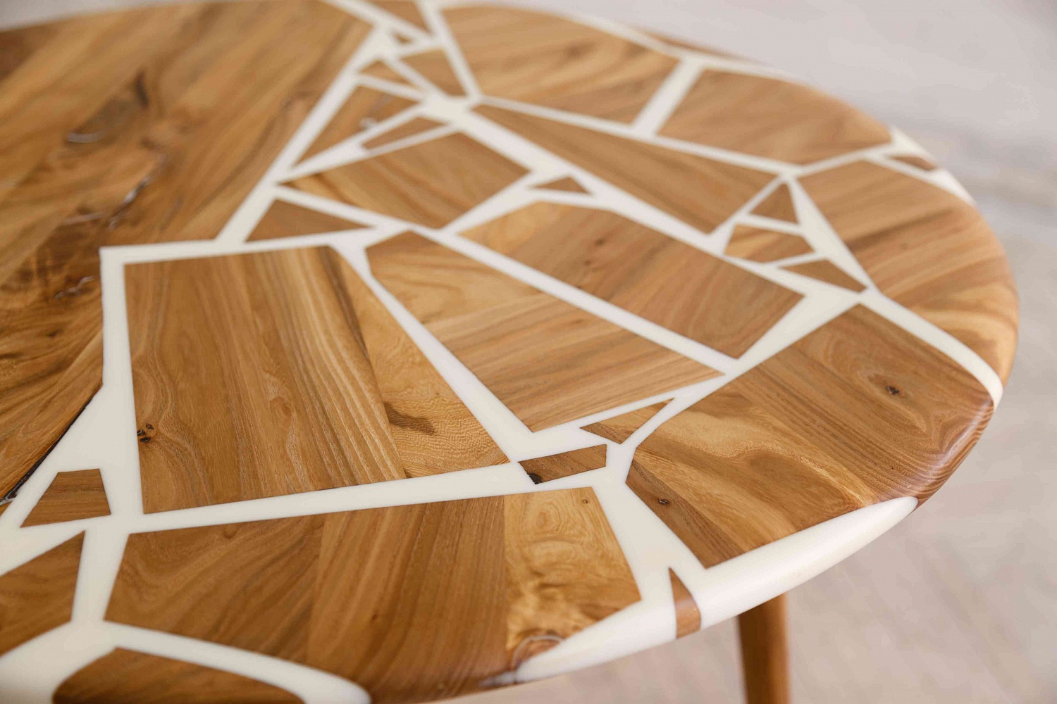 Столик "Геометрия белая", деревянные ножки, h- 520 мм