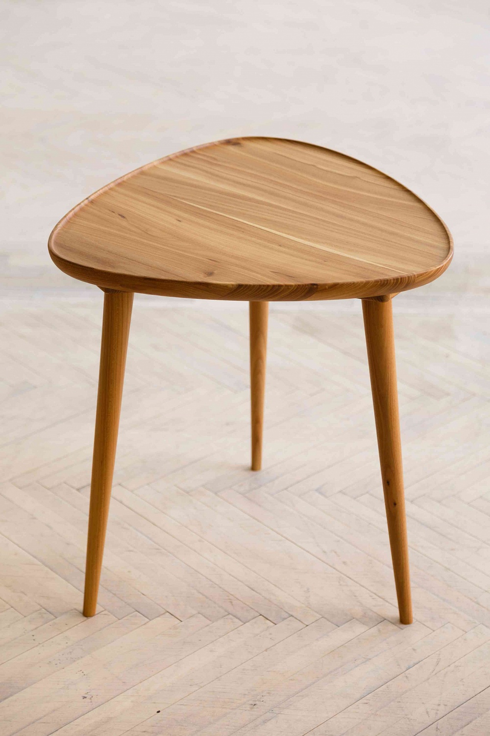 Столик "Камушек 1", деревянные ножки, h- 550 мм